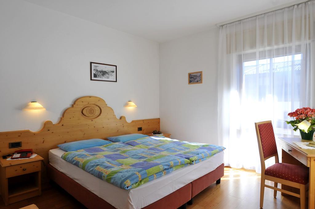 Hotel Rosalpina Rocca Pietore Exterior photo